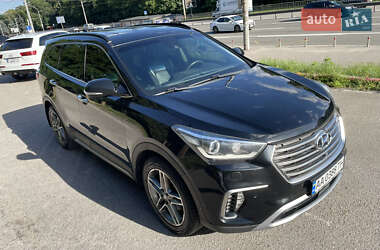 Внедорожник / Кроссовер Hyundai Grand Santa Fe 2017 в 