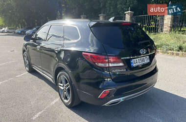 Внедорожник / Кроссовер Hyundai Grand Santa Fe 2017 в 