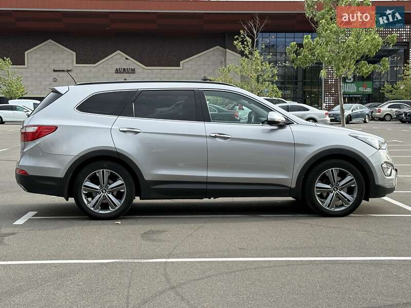 Внедорожник / Кроссовер Hyundai Grand Santa Fe 2016 в Киеве