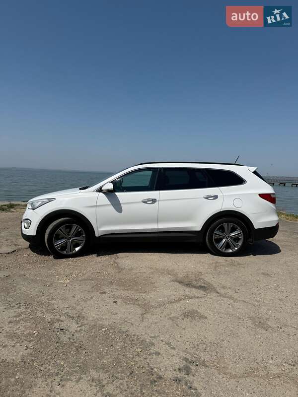 Внедорожник / Кроссовер Hyundai Grand Santa Fe 2014 в Овидиополе