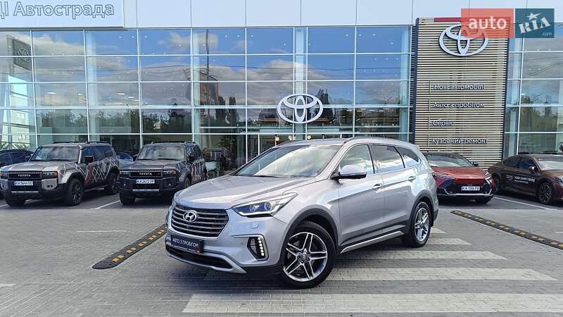 Hyundai Grand Santa Fe 2019