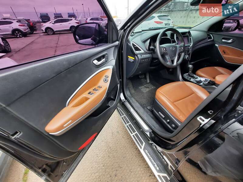 Внедорожник / Кроссовер Hyundai Grand Santa Fe 2016 в Ровно