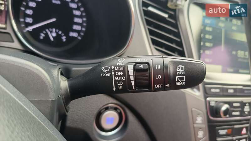 Внедорожник / Кроссовер Hyundai Grand Santa Fe 2016 в Ровно