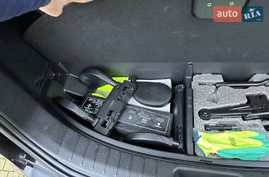 Внедорожник / Кроссовер Hyundai Grand Santa Fe 2015 в 