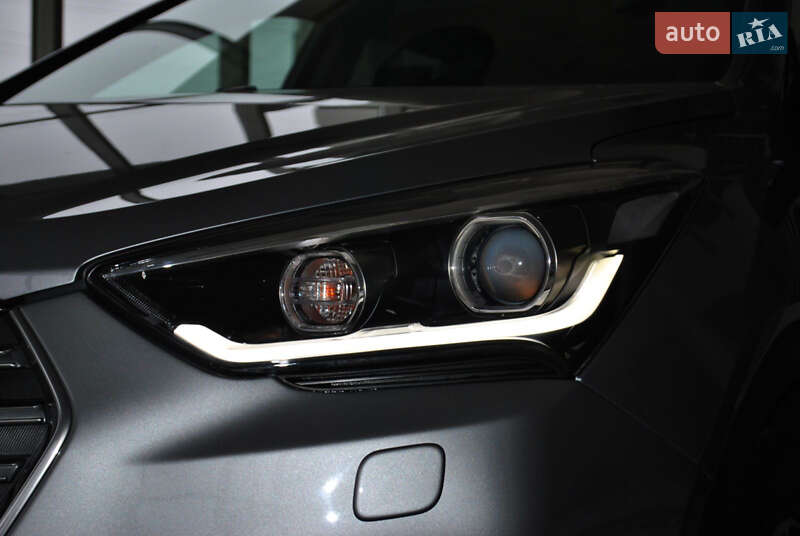 Внедорожник / Кроссовер Hyundai Grand Santa Fe 2017 в Ровно