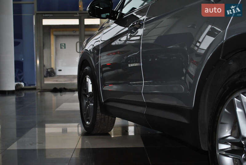 Внедорожник / Кроссовер Hyundai Grand Santa Fe 2017 в Ровно