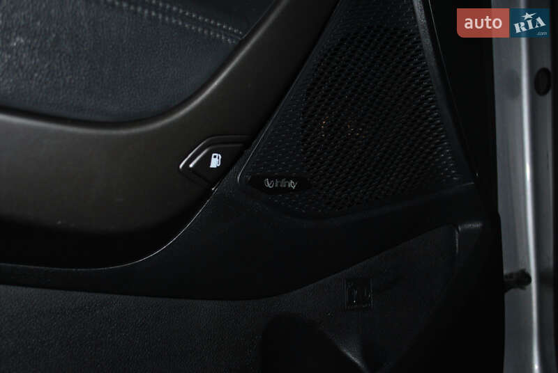 Внедорожник / Кроссовер Hyundai Grand Santa Fe 2017 в Ровно