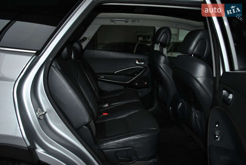 Внедорожник / Кроссовер Hyundai Grand Santa Fe 2017 в Ровно