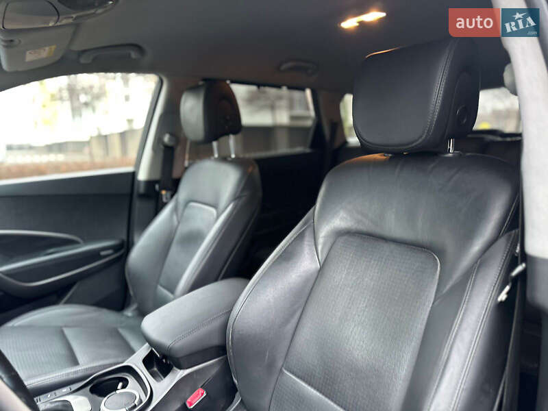 Внедорожник / Кроссовер Hyundai Grand Santa Fe 2015 в Ивано-Франковске