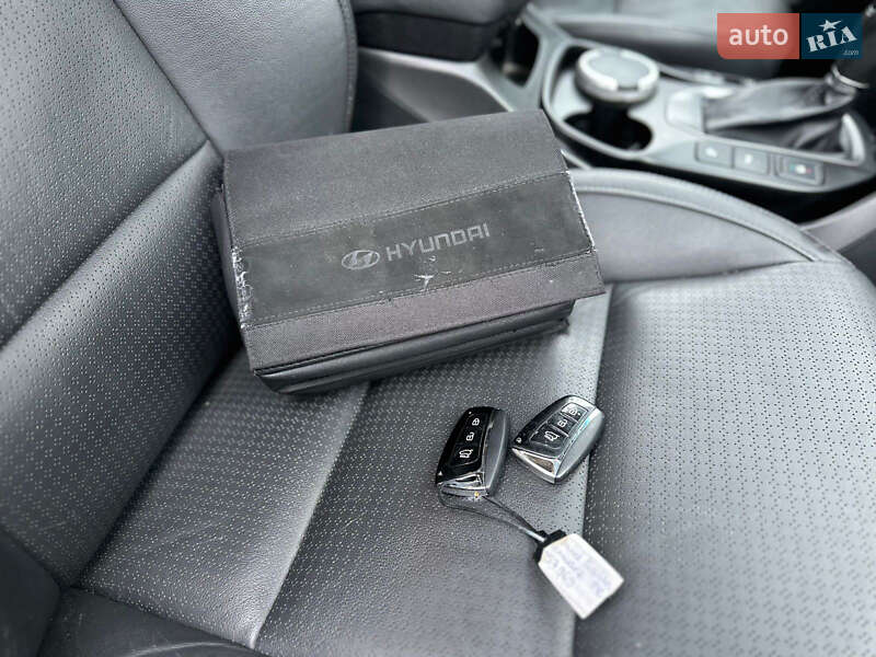 Внедорожник / Кроссовер Hyundai Grand Santa Fe 2015 в Ивано-Франковске