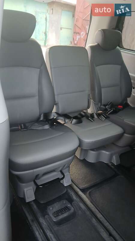 Минивэн Hyundai Grand Starex 2010 в Николаеве