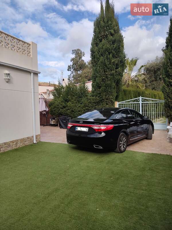 Седан Hyundai Grandeur 2011 в Кропивницькому