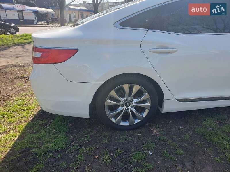 Седан Hyundai Grandeur 2011 в Києві