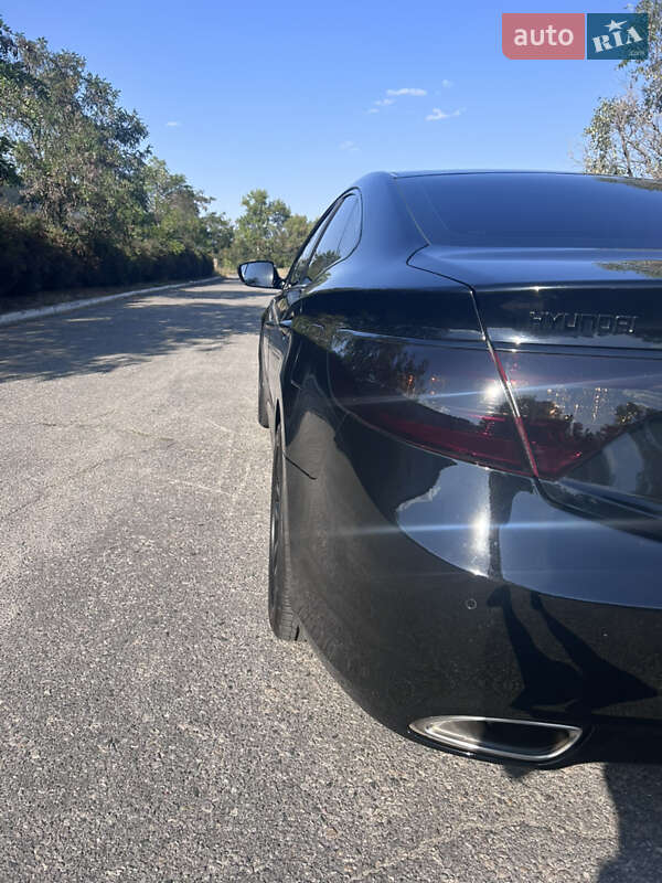 Седан Hyundai Grandeur 2012 в Днепре
