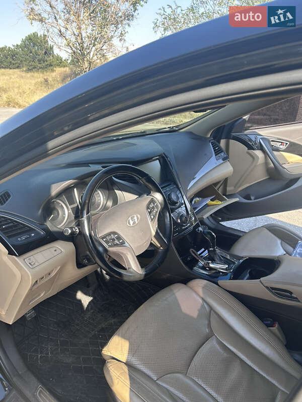 Седан Hyundai Grandeur 2012 в Днепре