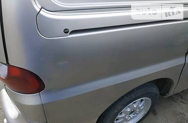 Мінівен Hyundai H-1 2004 в 