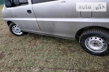 Мінівен Hyundai H-1 2004 в 