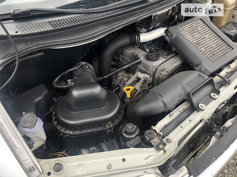 Грузовой фургон Hyundai H-1 2004 в Львове