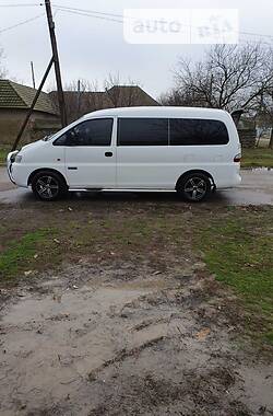 Минивэн Hyundai H-1 2006 в 
