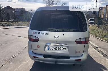 Грузопассажирский фургон Hyundai H-1 2004 в 