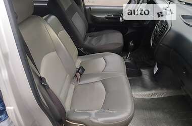 Минивэн Hyundai H-1 2006 в 