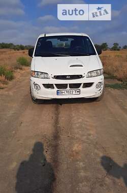 Вантажопасажирський фургон Hyundai H-1 2003 в Одесі