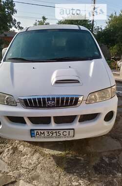 Вантажний фургон Hyundai H-1 2007 в Любарі
