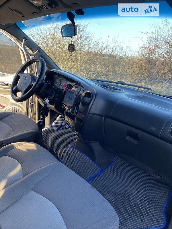 Минивэн Hyundai H-1 2006 в Мене