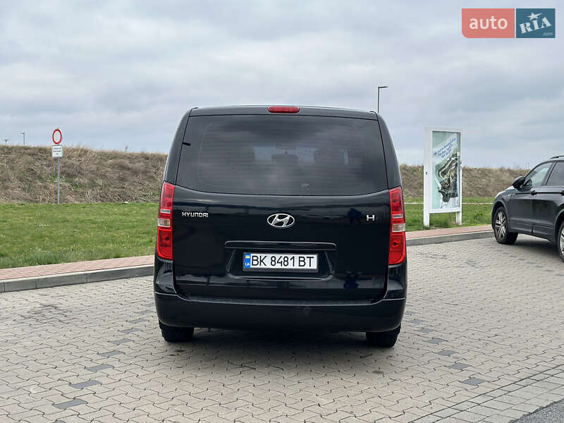 Мінівен Hyundai H-1 2008 в Сарнах