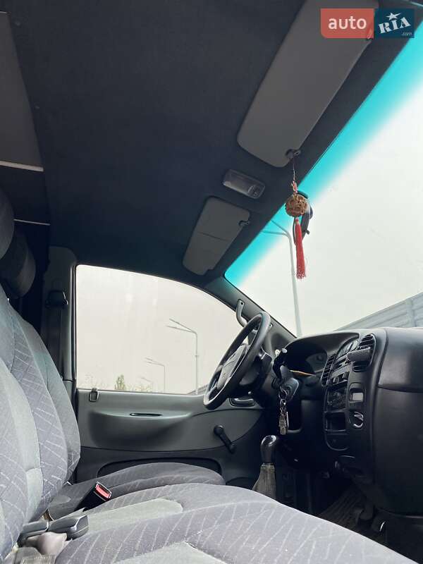 Минивэн Hyundai H-1 2005 в Николаеве