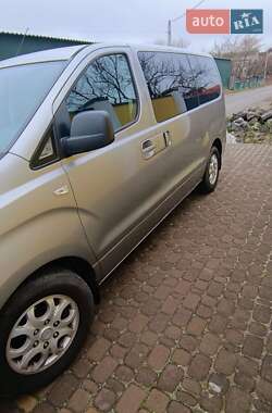 Минивэн Hyundai H-1 2012 в 