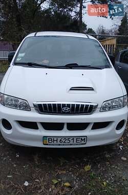 Минивэн Hyundai H-1 2006 в 