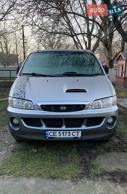 Вантажопасажирський фургон Hyundai H-1 2004 в Чернівцях