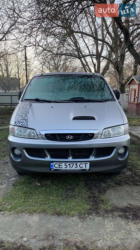 Грузопассажирский фургон Hyundai H-1 2004 в 