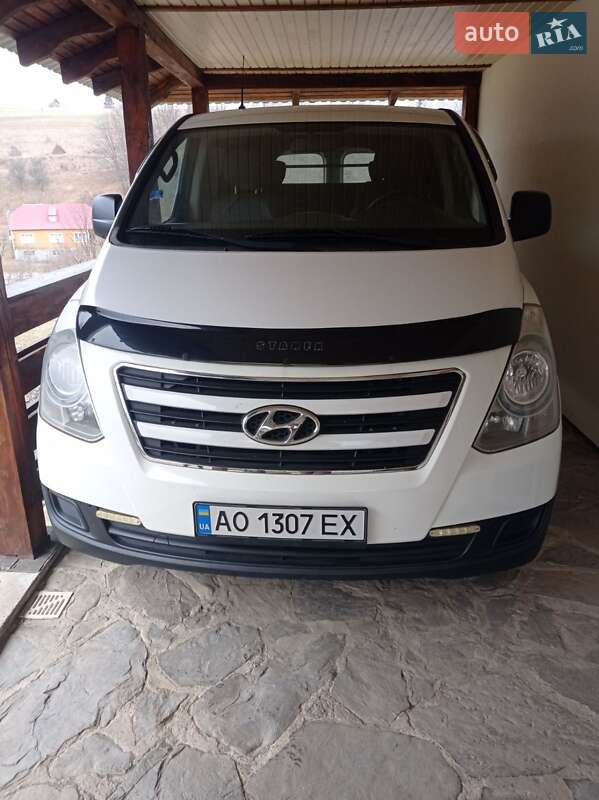 Мінівен Hyundai H-1 2013 в Хусті