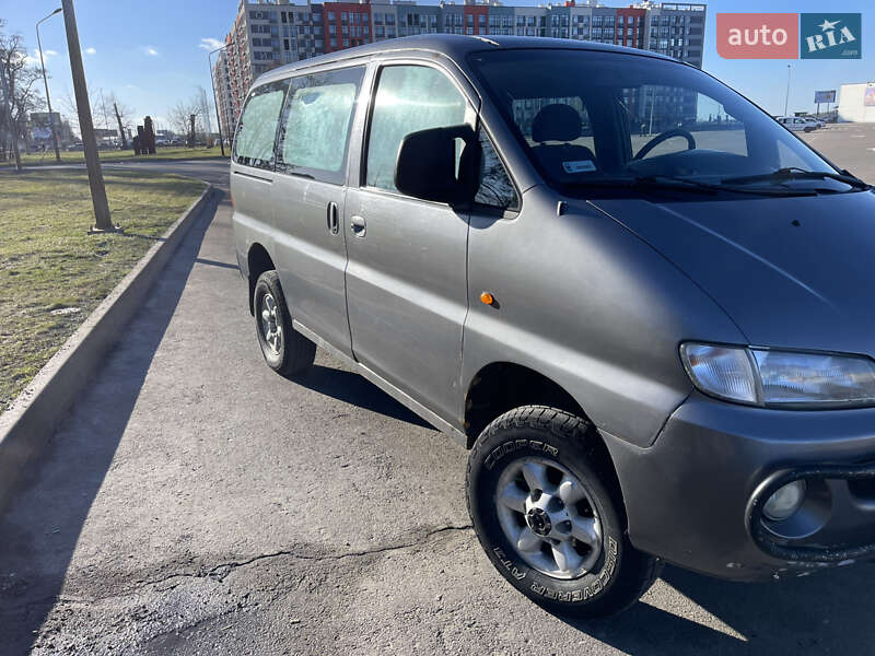 Минивэн Hyundai H-1 1999 в Киеве