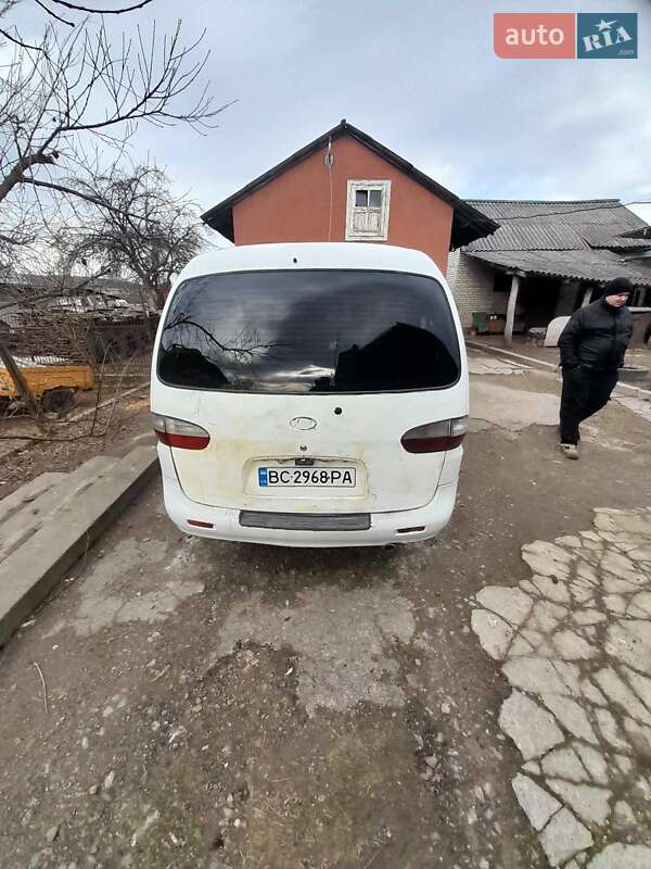 Минивэн Hyundai H-1 2004 в Львове