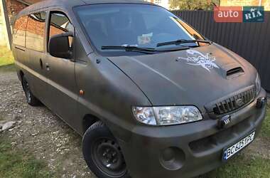 Минивэн Hyundai H-1 2000 в 