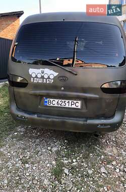 Минивэн Hyundai H-1 2000 в 