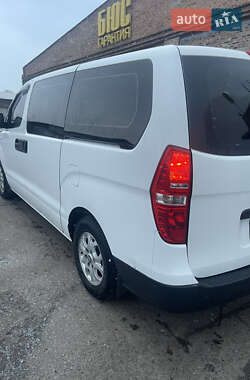 Минивэн Hyundai H-1 2008 в 