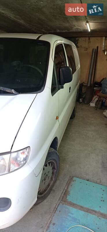Мінівен Hyundai H-1 2002 в Дніпрі
