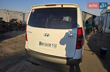 Минивэн Hyundai H-1 2012 в 