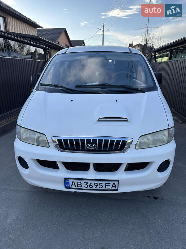 Минивэн Hyundai H-1 2005 в 