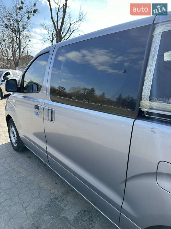 Минивэн Hyundai H-1 2010 в Чугуеве