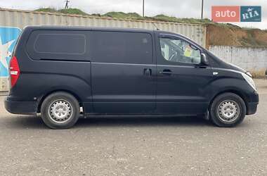 Минивэн Hyundai H-1 2010 в 