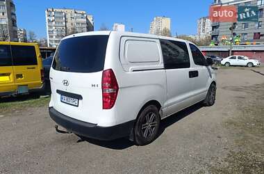 Минивэн Hyundai H-1 2011 в 
