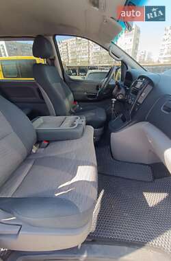 Минивэн Hyundai H-1 2011 в 