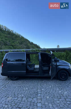 Минивэн Hyundai H-1 2008 в 