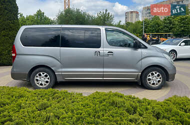 Минивэн Hyundai H-1 2012 в 