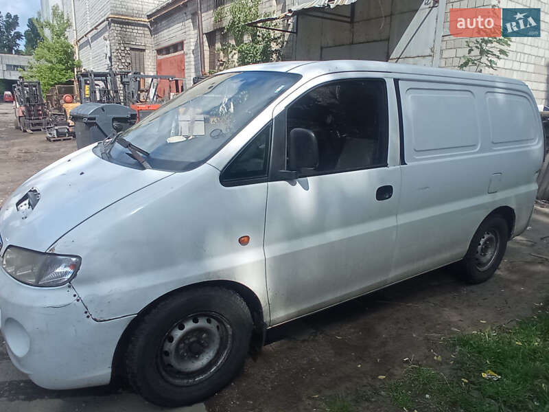 Hyundai H-1 2005